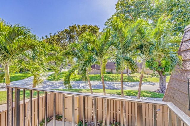 423 4th Court, Palm Beach Gardens, FL 33410