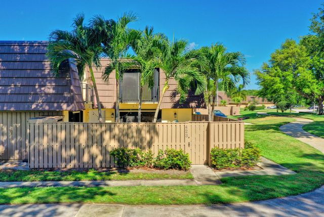 423 4th Court, Palm Beach Gardens, FL 33410