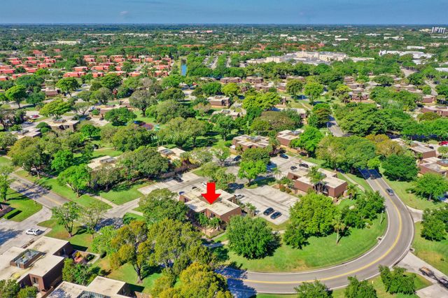 423 4th Court, Palm Beach Gardens, FL 33410