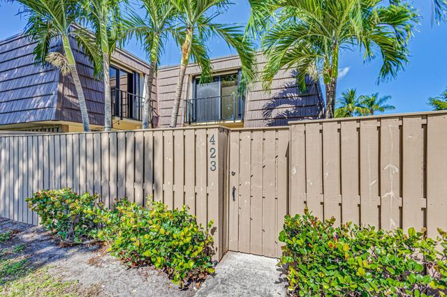 423 4th Court, Palm Beach Gardens, FL 33410