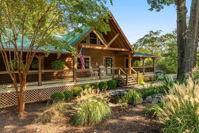 6014 Bluewater Dr, Lebanon, TN 37087