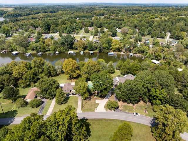 6014 Bluewater Dr, Lebanon, TN 37087