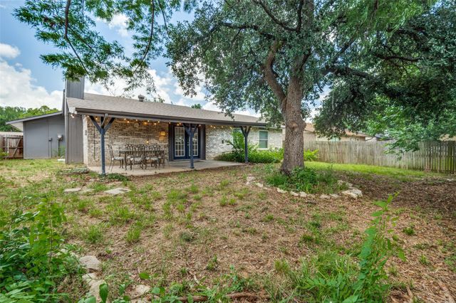 1814 Guinevere Street, Arlington, TX 76014