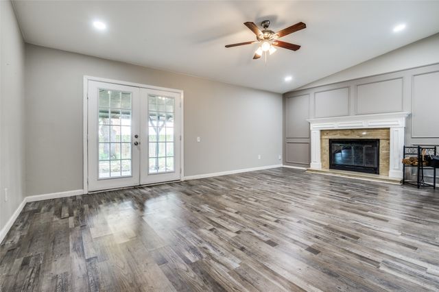 1814 Guinevere Street, Arlington, TX 76014