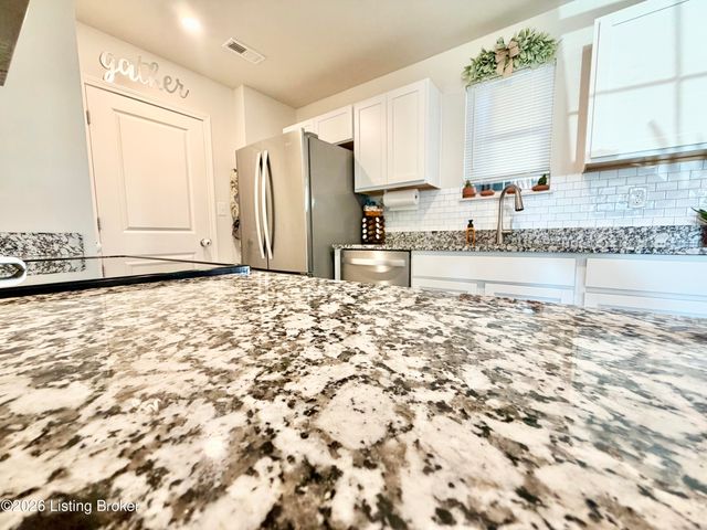101 S Osprey Ct, Vine Grove, KY 40175