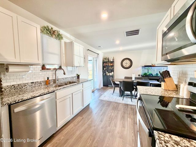 101 S Osprey Ct, Vine Grove, KY 40175