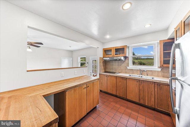 58 WOODHILL CT, Newark, DE 19711