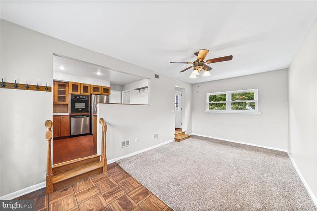 58 WOODHILL CT, Newark, DE 19711