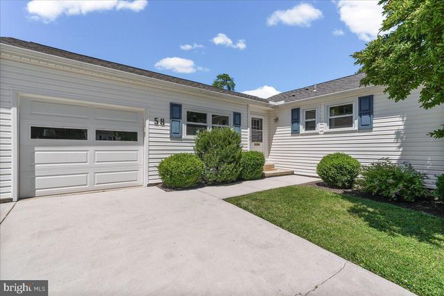 58 WOODHILL CT, Newark, DE 19711