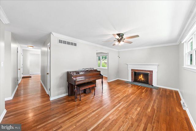 58 WOODHILL CT, Newark, DE 19711
