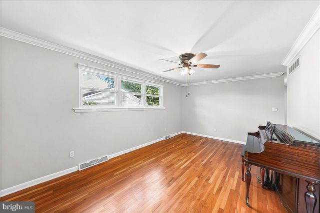 58 WOODHILL CT, Newark, DE 19711