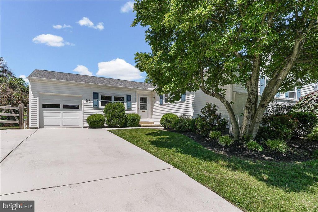58 WOODHILL CT, Newark, DE 19711