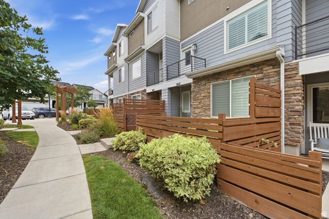 3667 W EVENING SKY LN, South Jordan, UT 84009