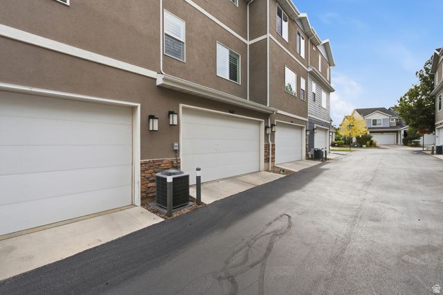 3667 W EVENING SKY LN, South Jordan, UT 84009