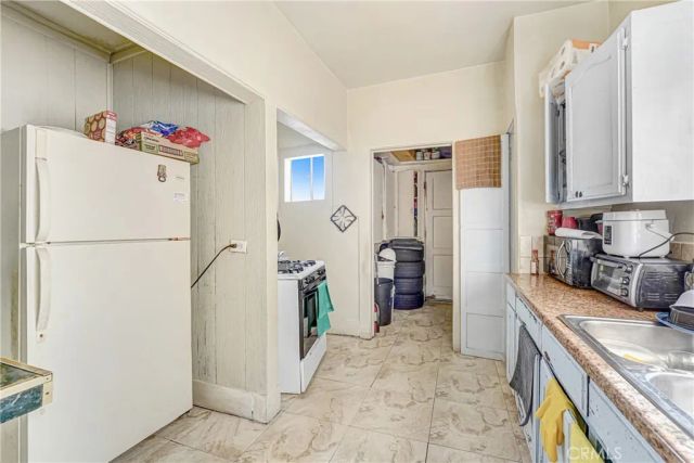 1608 Cimarron Street, Los Angeles, CA 90019