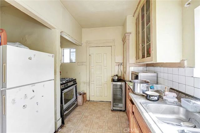 1608 Cimarron Street, Los Angeles, CA 90019