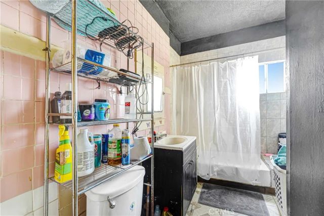 1608 Cimarron Street, Los Angeles, CA 90019