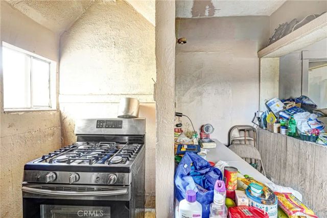 1608 Cimarron Street, Los Angeles, CA 90019