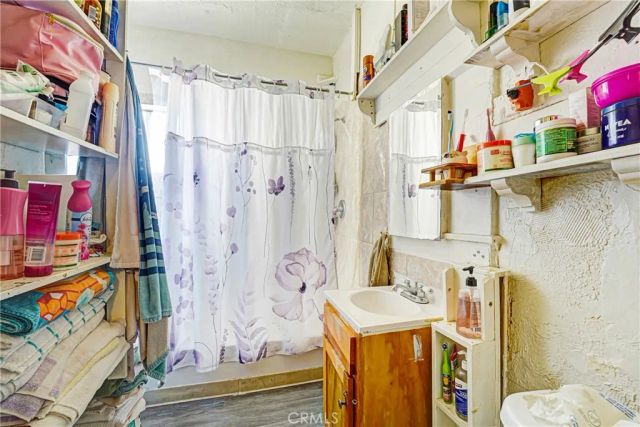 1608 Cimarron Street, Los Angeles, CA 90019