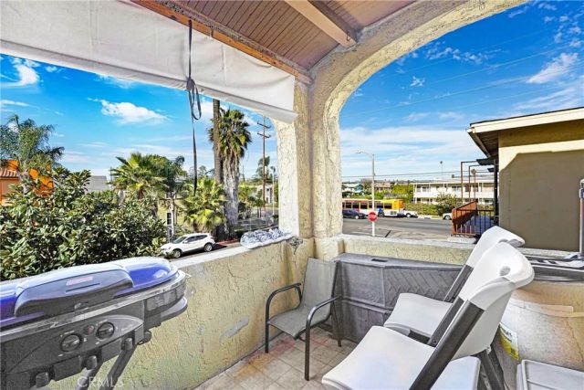 1608 Cimarron Street, Los Angeles, CA 90019