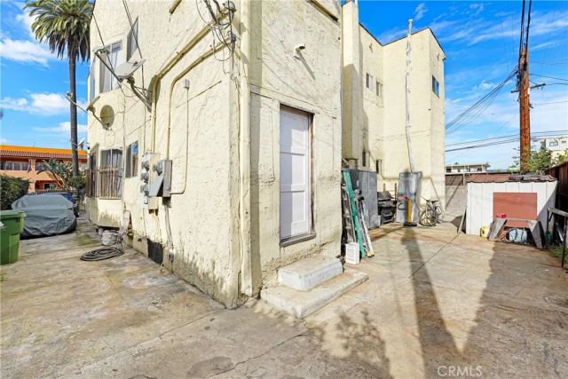 1608 Cimarron Street, Los Angeles, CA 90019