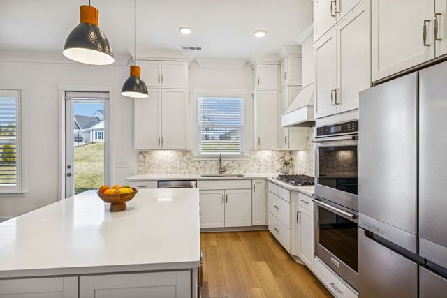 7283 Fiddlers Glen Dr, Arrington, TN 37014