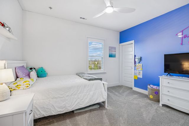 7283 Fiddlers Glen Dr, Arrington, TN 37014