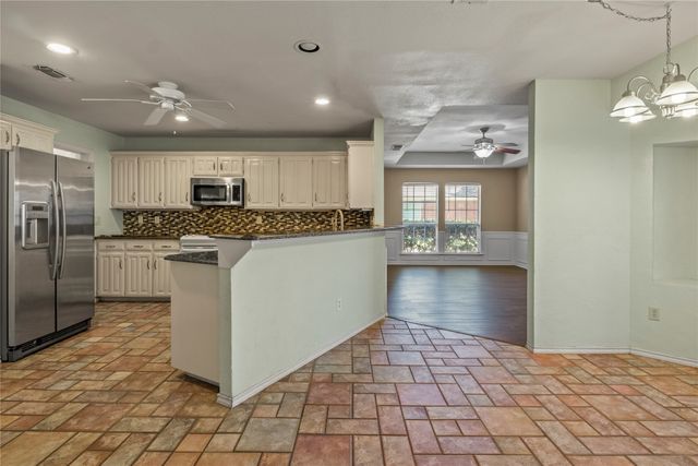 3715 Dahlia Drive, Grand Prairie, TX 75052