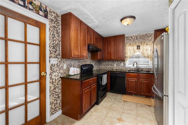 909 Rock Oak Lane, Lawrenceville, GA 30046