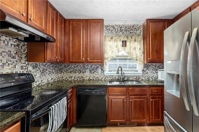 909 Rock Oak Lane, Lawrenceville, GA 30046