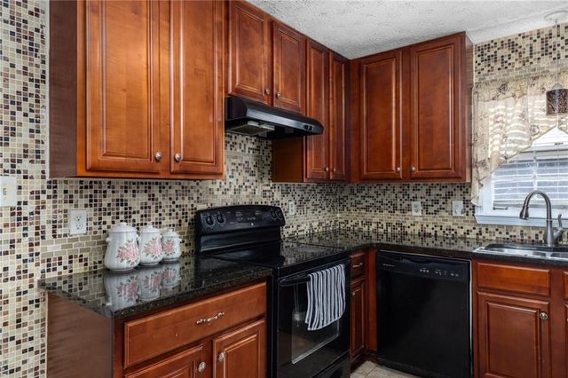 909 Rock Oak Lane, Lawrenceville, GA 30046