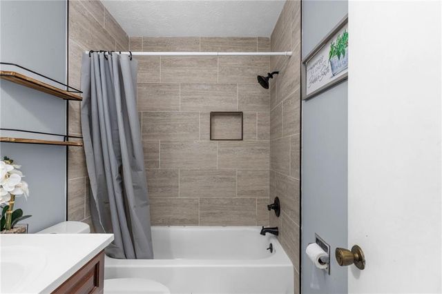 909 Rock Oak Lane, Lawrenceville, GA 30046