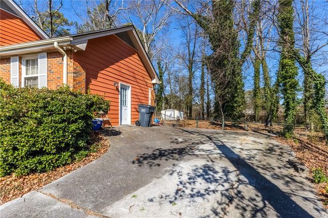 909 Rock Oak Lane, Lawrenceville, GA 30046