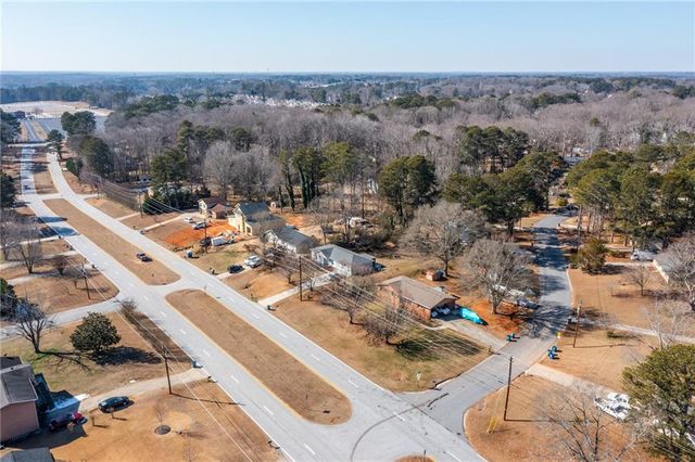 909 Rock Oak Lane, Lawrenceville, GA 30046