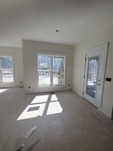 1300 Reda Dr, Clarksville, TN 37042