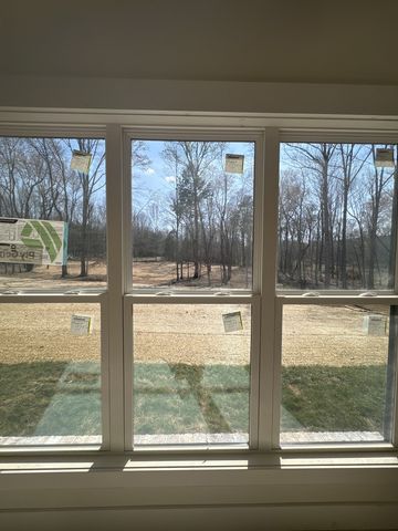 1300 Reda Dr, Clarksville, TN 37042