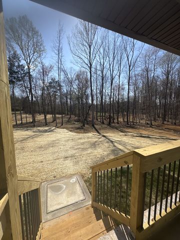 1300 Reda Dr, Clarksville, TN 37042