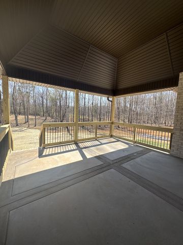 1300 Reda Dr, Clarksville, TN 37042