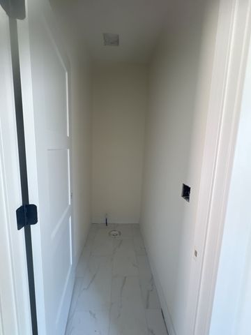 1300 Reda Dr, Clarksville, TN 37042