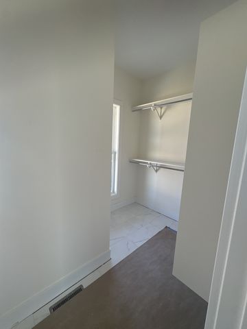 1300 Reda Dr, Clarksville, TN 37042