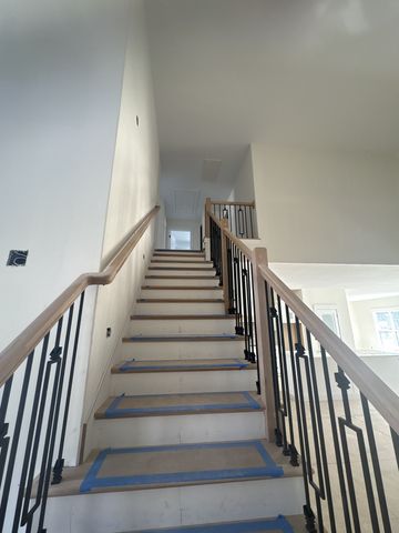 1300 Reda Dr, Clarksville, TN 37042