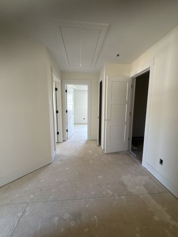 1300 Reda Dr, Clarksville, TN 37042