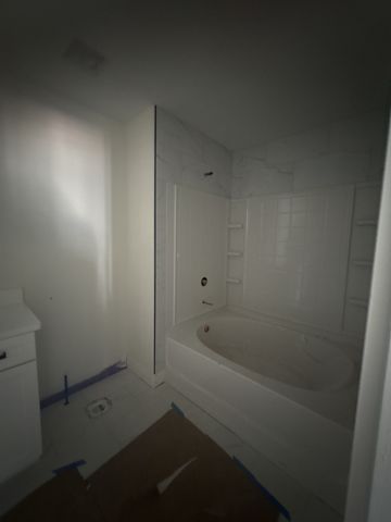 1300 Reda Dr, Clarksville, TN 37042