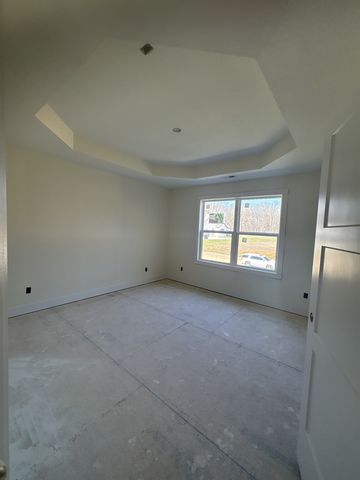 1300 Reda Dr, Clarksville, TN 37042