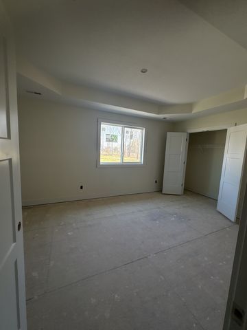 1300 Reda Dr, Clarksville, TN 37042