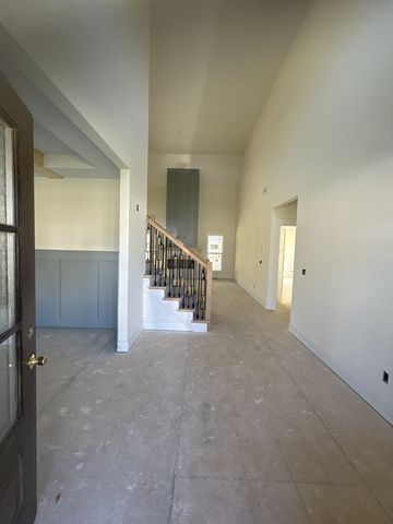 1300 Reda Dr, Clarksville, TN 37042