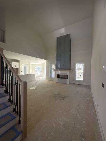 1300 Reda Dr, Clarksville, TN 37042