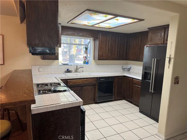 21564 Jobs Peak, Cedarpines Park, CA 92322