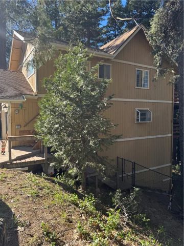 21564 Jobs Peak, Cedarpines Park, CA 92322