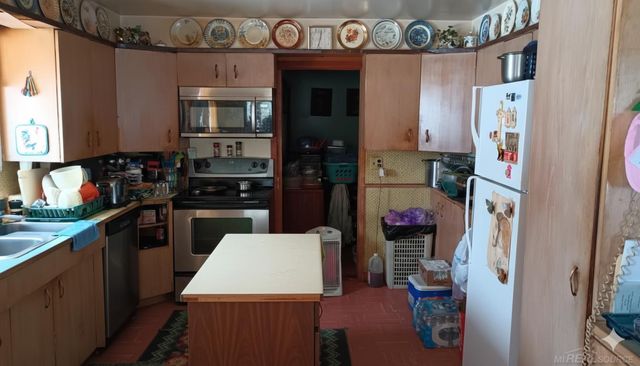 204 Lake Shore Drive, Wakefield, MI 49968